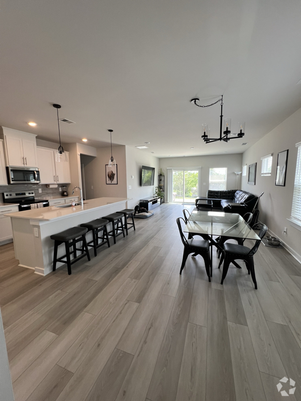 Building Photo - 4256 Skyridge Dr Rental