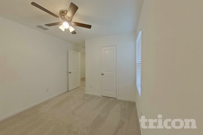 Photo - 834 Ginkgo Wy