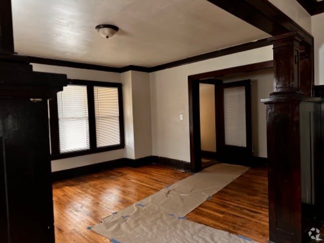 Building Photo - 2602 N 41st St Rental