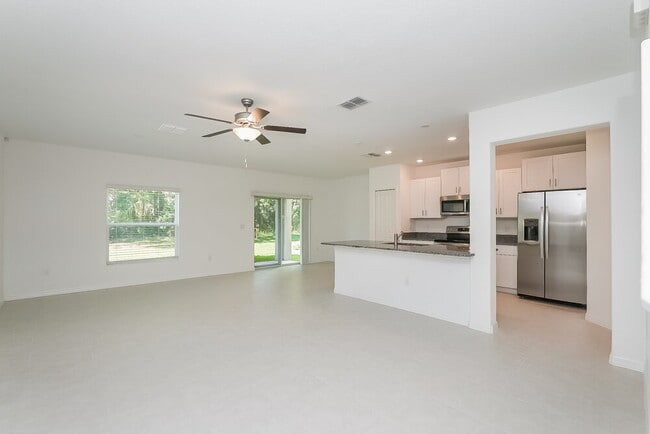 7338 Spring Snowflake Ave