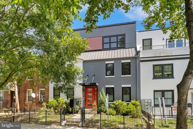 Photo - 1417 Staples St NE Unidad 201