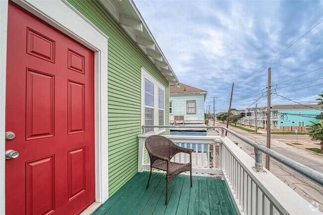 Building Photo - 2225 Bernardo De Galvez Ave Unit 2 Rental