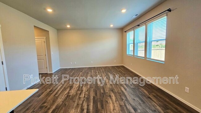 Photo - 1278 SW Pendleton Way