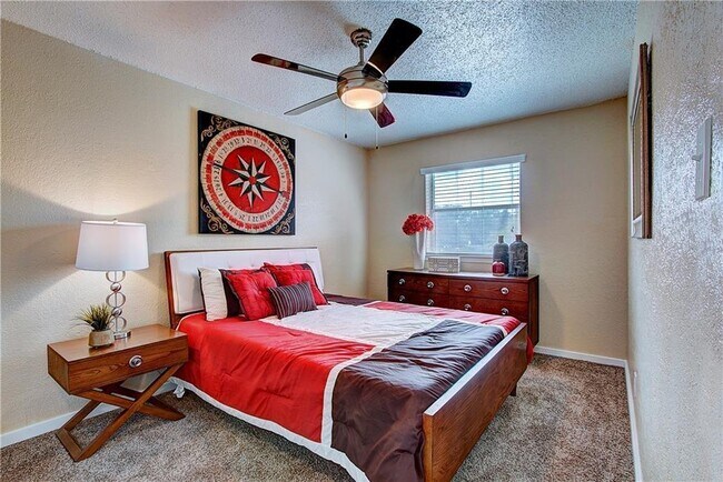 Photo - 2401 Manor Rd Unit 112