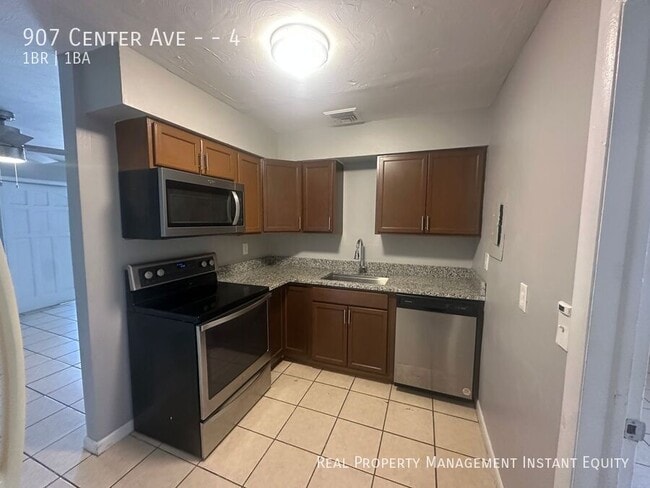 Photo - 907 Center Ave Unit 4