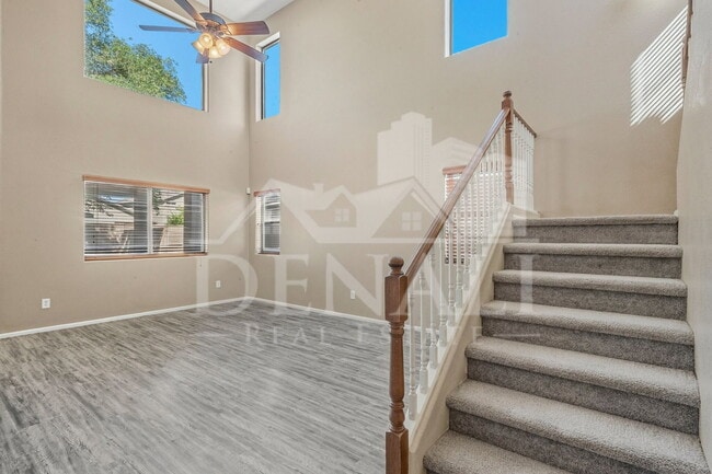 Photo - 1090 E Taylor Trail
