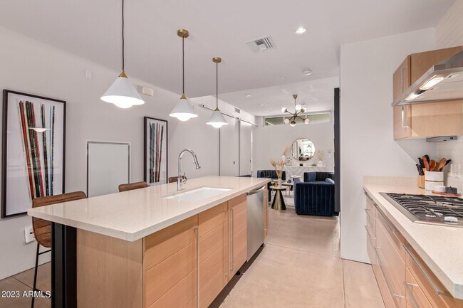 4737 N Scottsdale Rd Unidad 2001E
