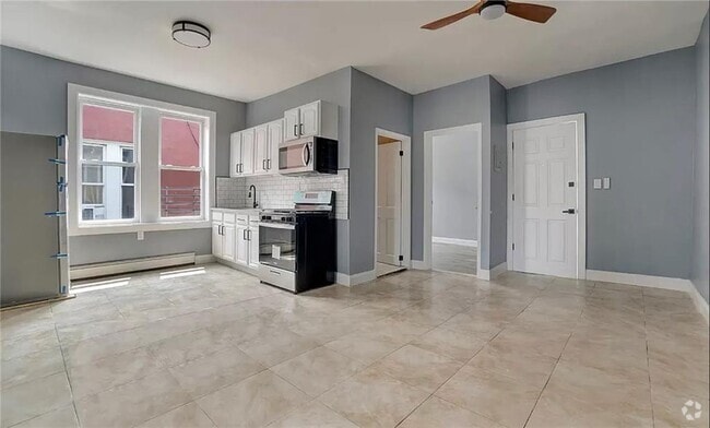 Building Photo - 658 Watkins St Unit 2R Rental