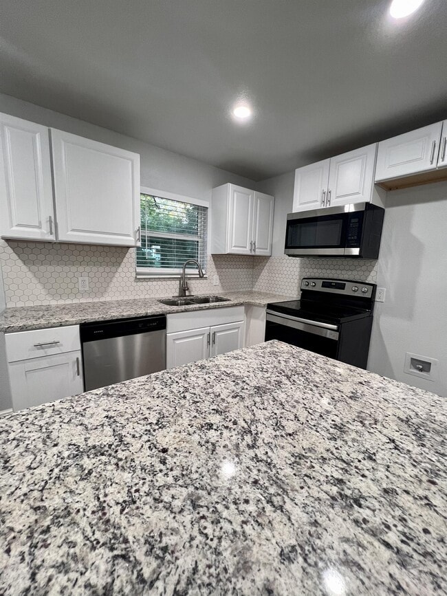 Photo - 2811 Tisinger Ave
