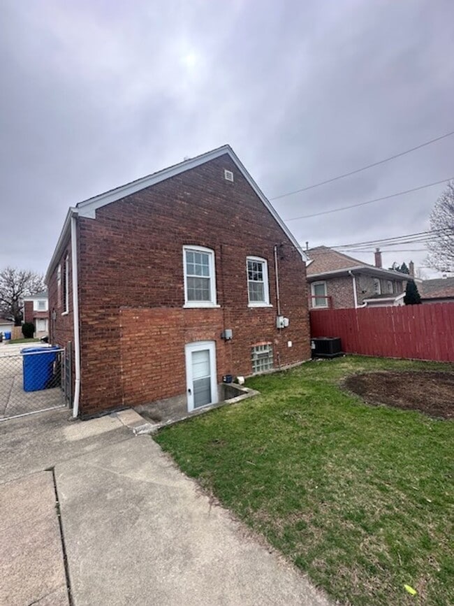 Photo - Midway 3 bedroom 2 bathroom House