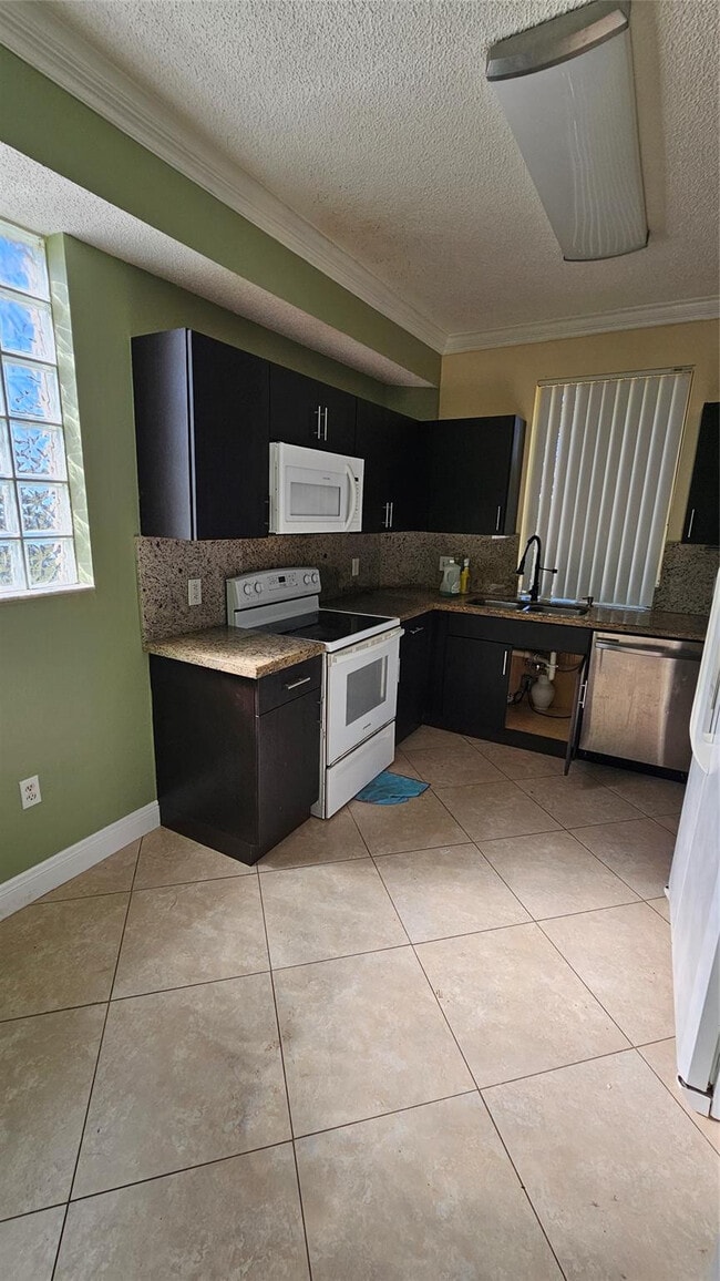 Photo - 6960 SW 39th St Unit E101