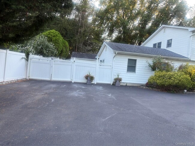 Photo - 34 Markwood Ln
