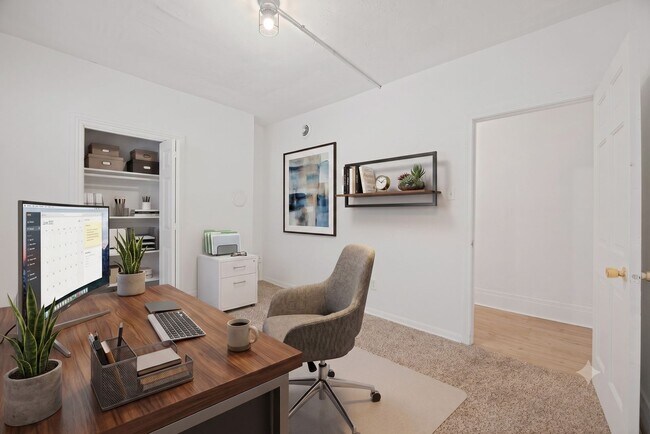 Photo - Prime South Side Location on East Carson Street Unit 2nd Floor