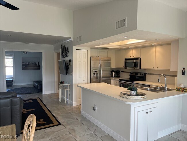 Photo - 5930 Trailwinds Dr Unit 325