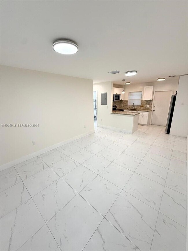 Photo - 335 NW 32nd St Unit 349