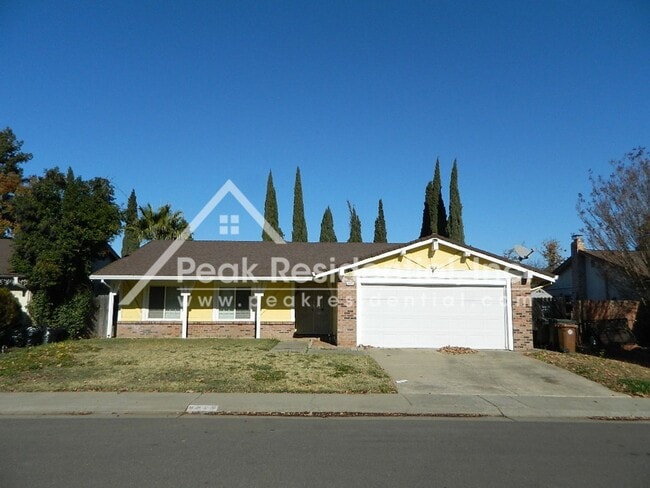 Building Photo - Very Nice 3 bd/2ba Elk Grove Home with 2 C...