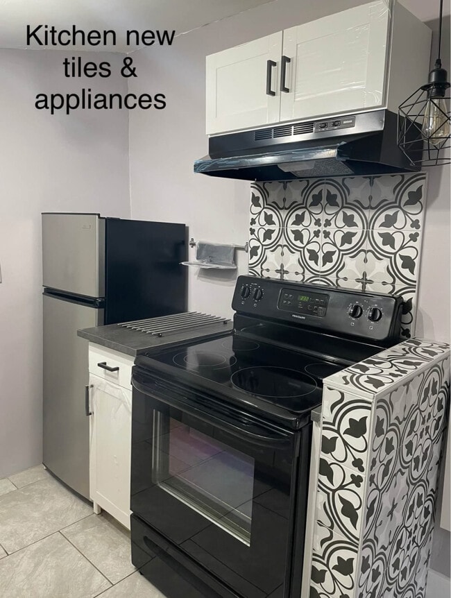 Photo - 2214 N 28th Ave Unit Small Apartment for rent