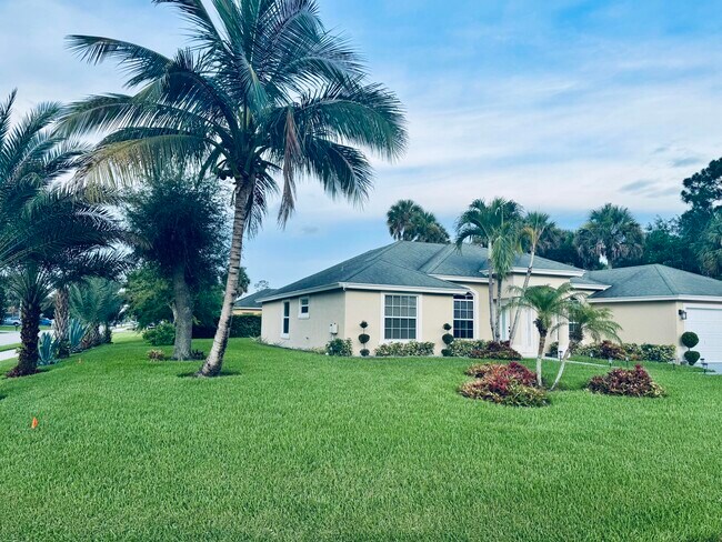 Photo - 3601 SW Ballweg St