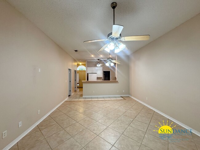 Building Photo - Centrally located 3 Bedroom Townhouse in Fort Walton!