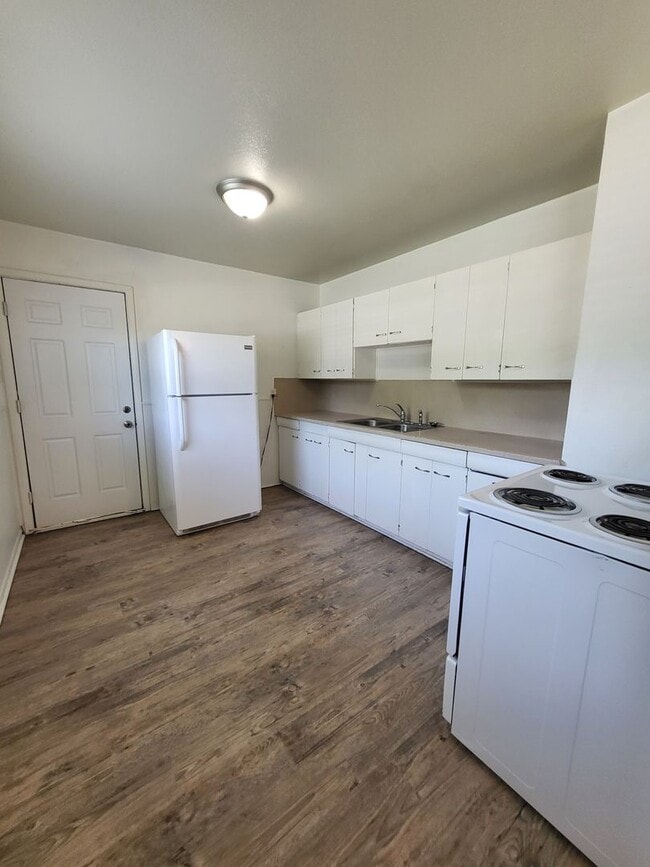 Photo - (3) Bed/(1) Bath w/ Carport Available NOW!