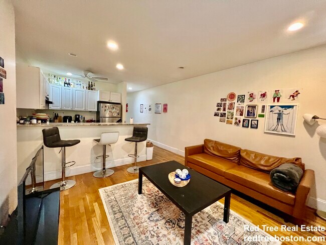Photo - 66 Egmont St Unit 2