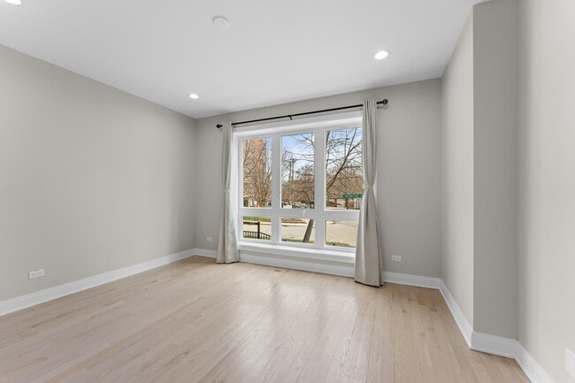 Photo - 7428 N Rogers Ave Unit 1E