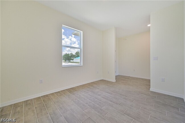 2832 NW 21st Pl