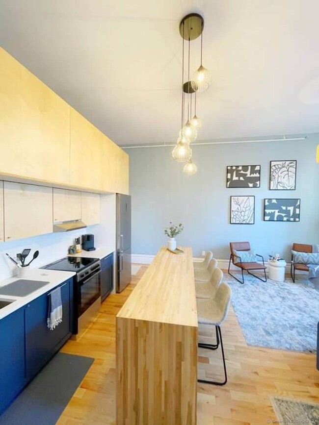 Building Photo - 139 Orange St Unit 305 Rental