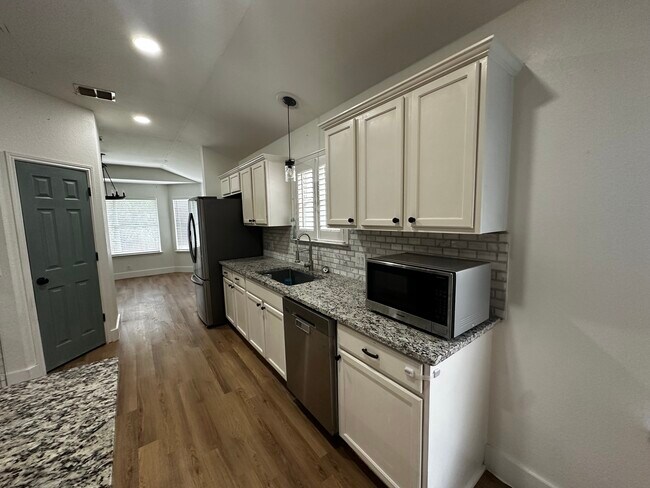 Photo - 7822 Bur Oak Way