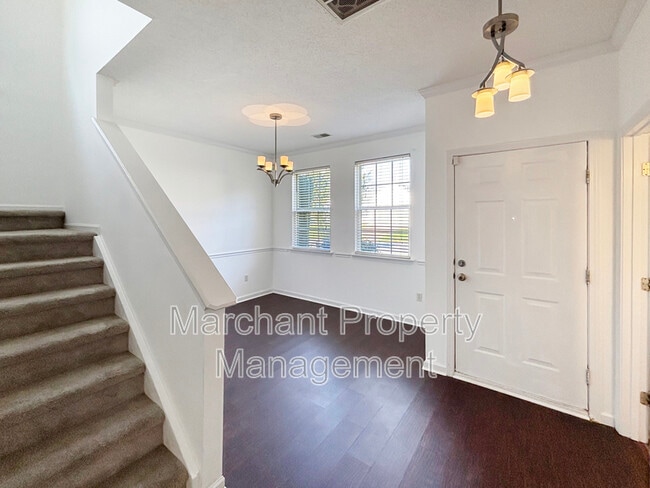 Photo - 1 Appleton Ln