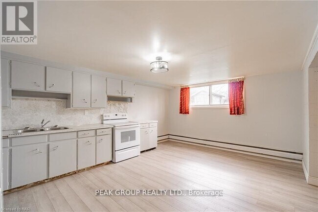 Photo - 248 Bertie St