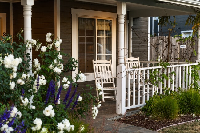 Photo - 836 Coiner Ct