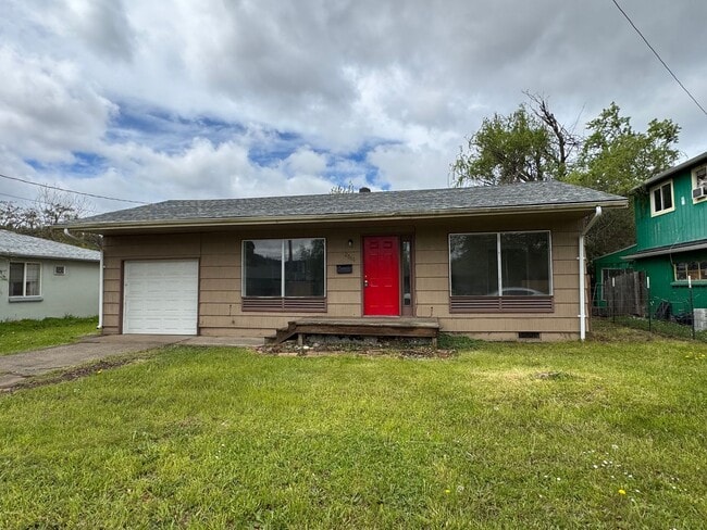 Building Photo - 2 Bedroom Home Located In SE Eugene Neighborhood