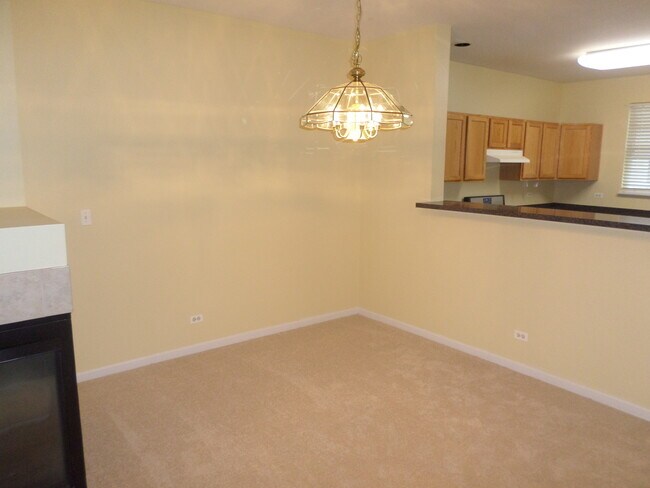 Photo - 652 N Hidden Prairie Ct