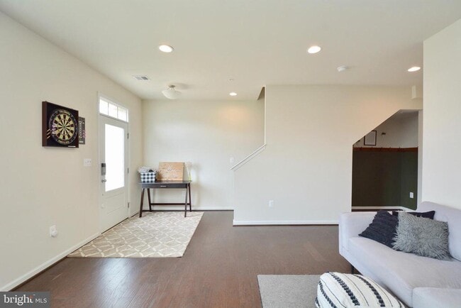 Photo - 22305 Broadway Ave