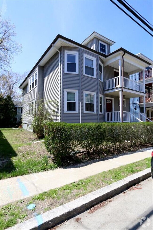 Building Photo - 56 Standish St Rental
