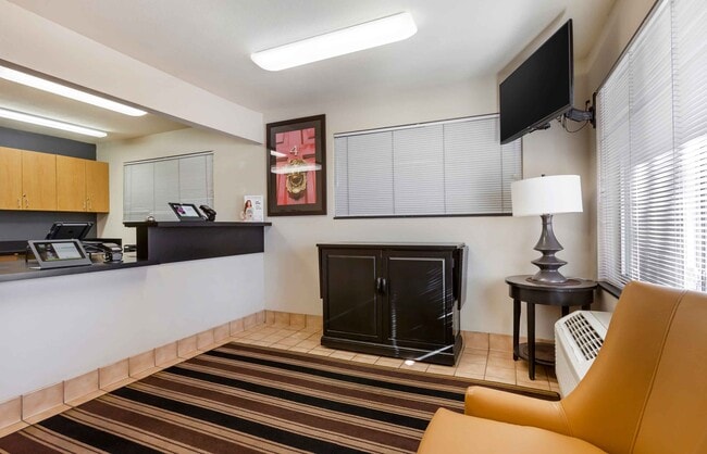 Furnished Studio-Albuquerque - Airport