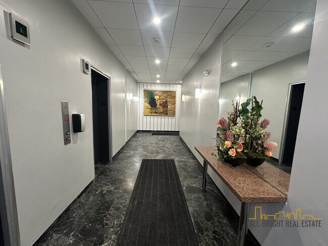 Photo - 471 Commonwealth Ave Unit KENMORE