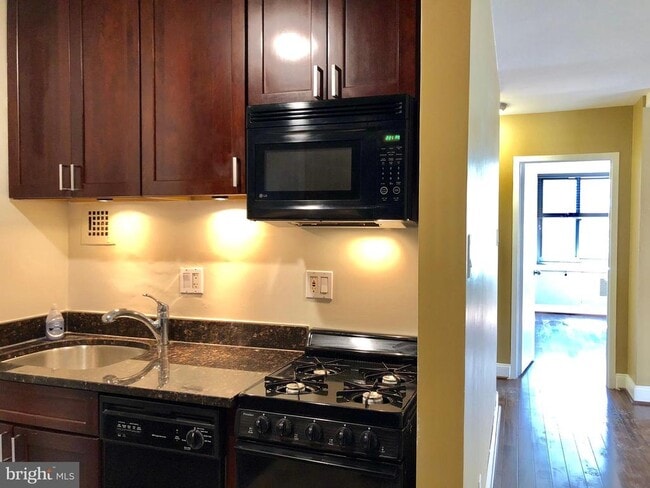 Photo - 1021 Arlington Blvd Apartamento Unidad 706