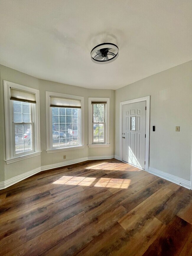 Photo - Renovated 3 Bed + 2 Bath Home in Los Angeles! Unit 515