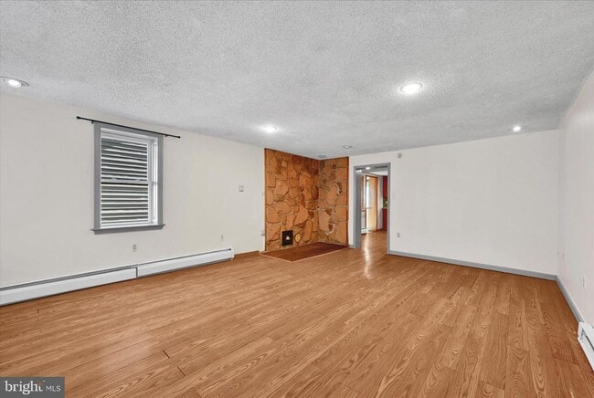 Photo - 430 E Main St