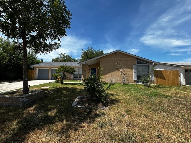 Building Photo - 7447 Fieldgate Dr Rental