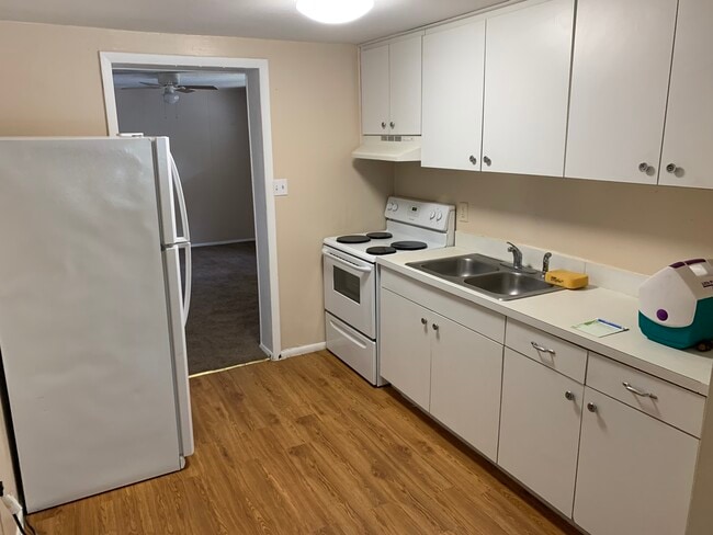 Photo - 1211 mook st