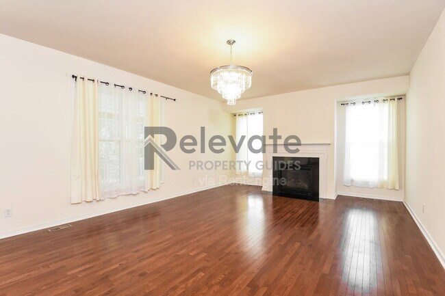 Photo - 2913 Bayfront Way