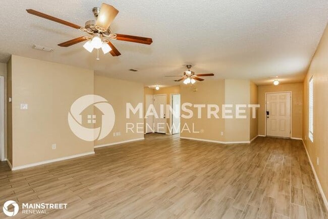 Photo - 5400 Lansdowne Ave