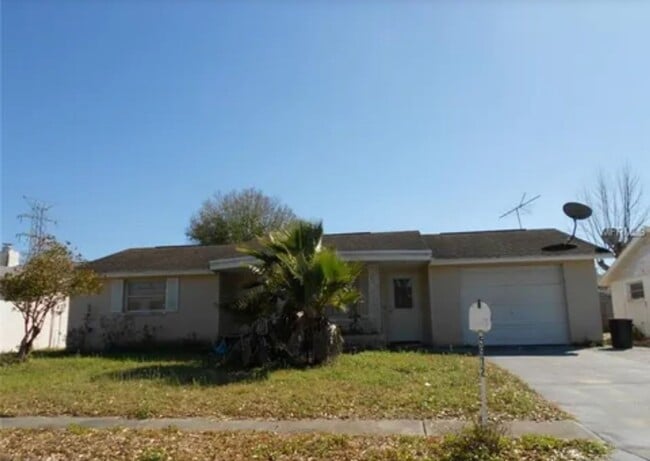 Building Photo - 3 Bed 1.5 Bath Bright Block Home