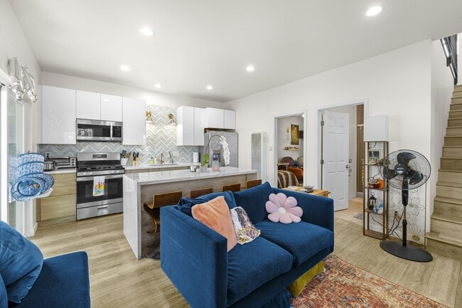 Photo - 5010 Gary St