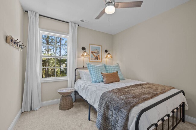Photo - 172 Coastline Cir