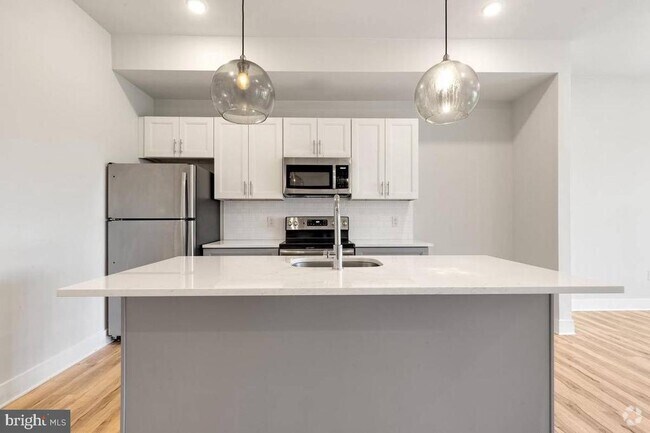 Building Photo - 2440-44 Kensington Ave Unit 203 Rental