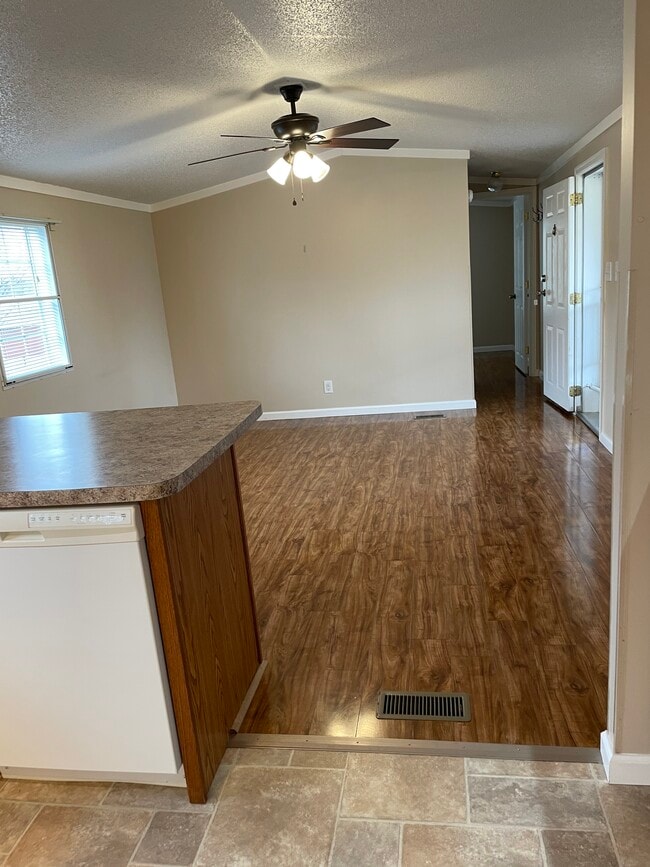 Sala de estar - 2352 Saint Andrews Dr